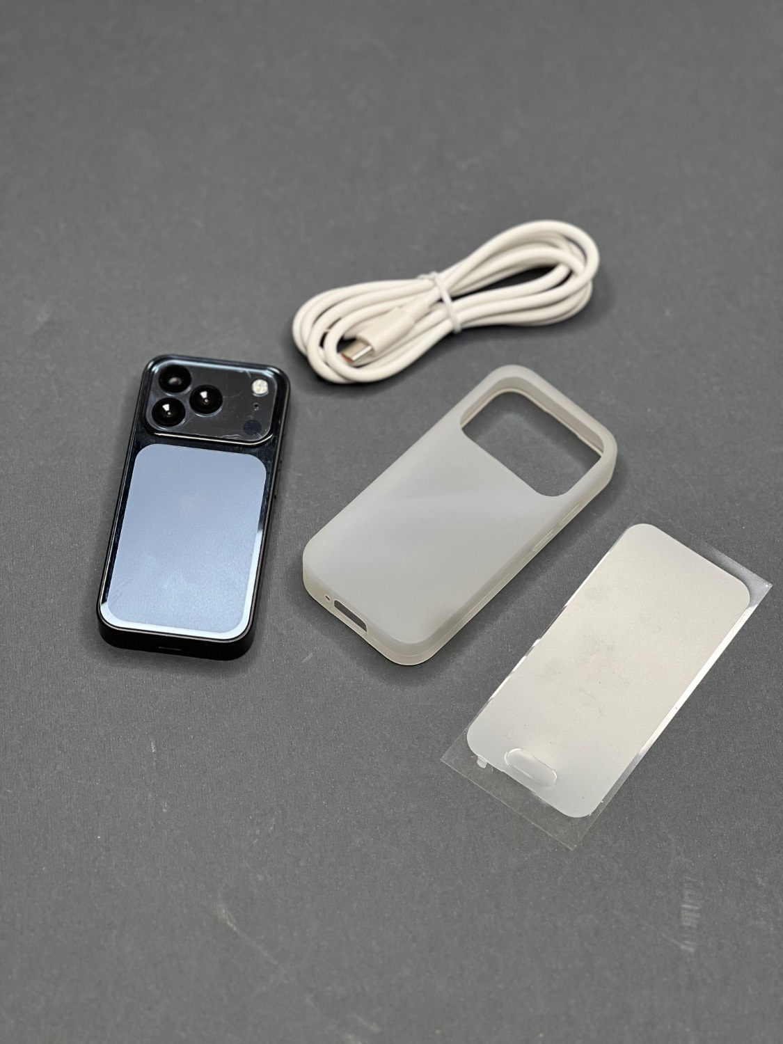 2 گوشی سویس 17Pro Max Mini - Image 1